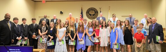 Mayor honors students for civic involvement