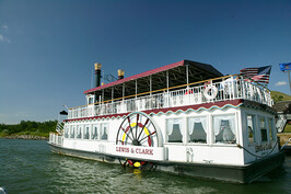 Lewis and Clark riverboat