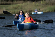 Women kayaking at Missouri River Outdoor Expo