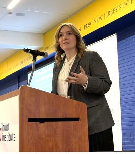 Dr Laux addresses the Hunt Institute during a Funding Outreach roundtable
