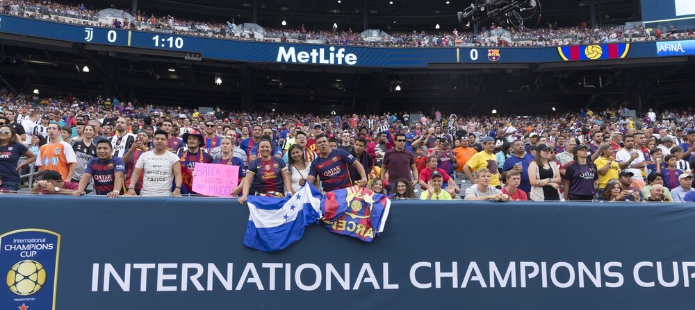 large scale audience MetLife soccer