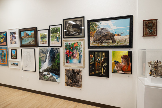 picture of art gallery