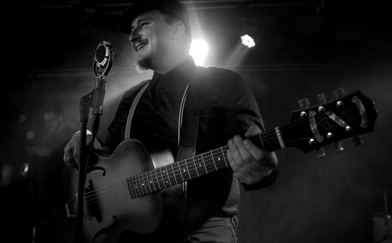 free concert photo of musician