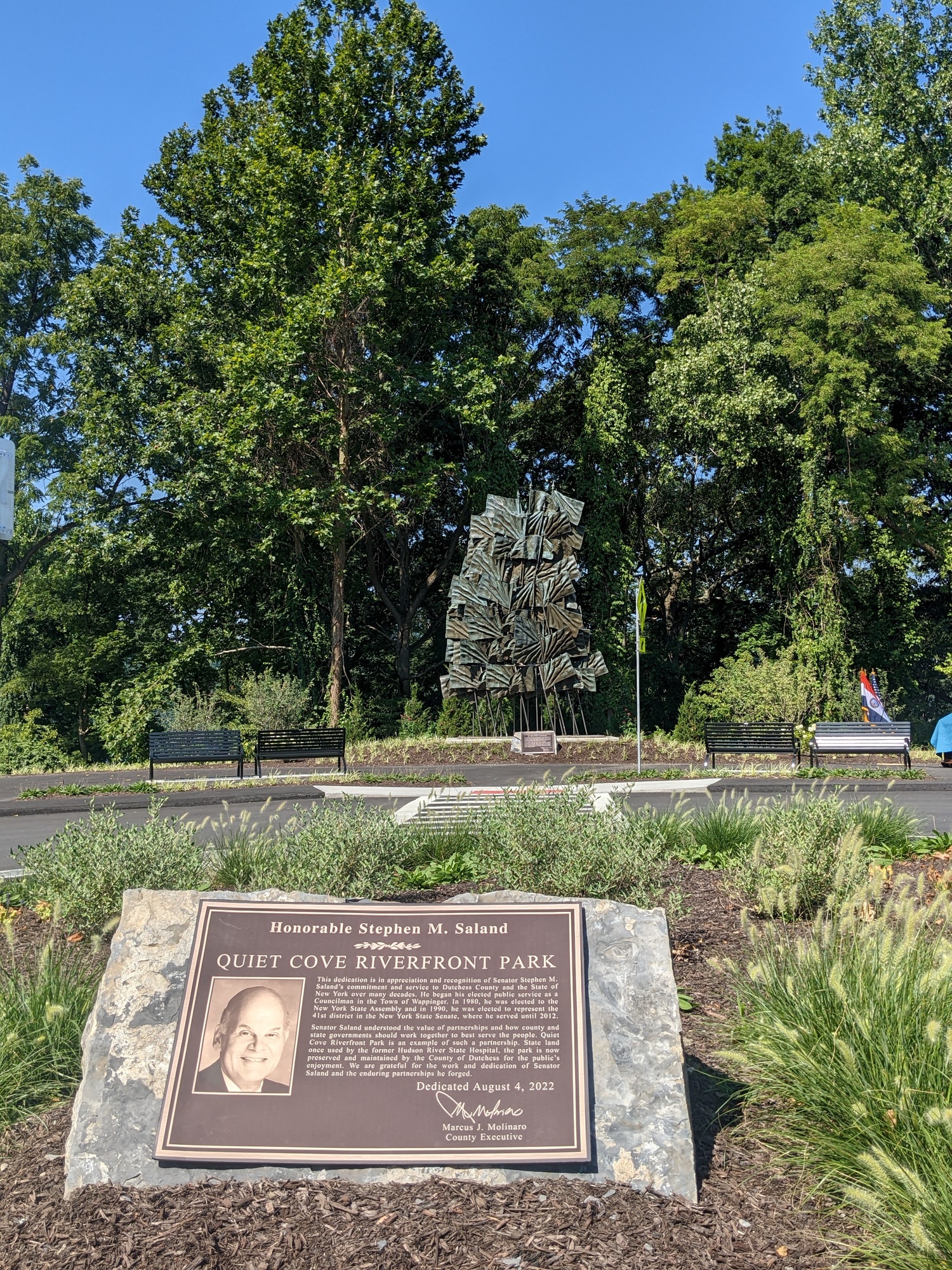 Quiet Cove New entrance