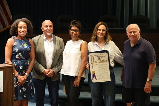 Group shot of Mayor, Manager, and Sister City representatives