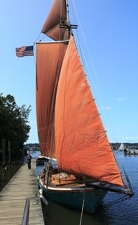 Hudson River Sloop Woody Guthrie