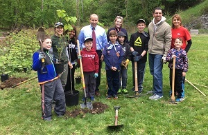 Trees for Tribs planting in Stony Point