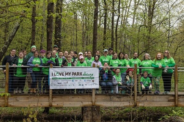 Group of volunteers for I Love My Park Day