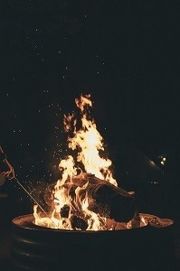 a campfire at night