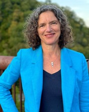 Jen Metzger Headshot