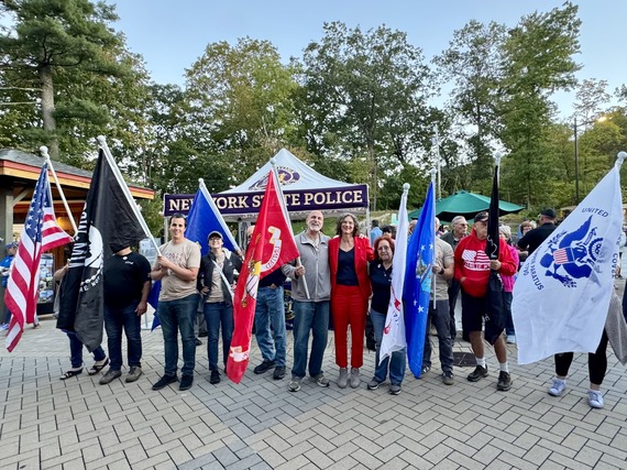 Group Photo with Flags at Salute2Vets