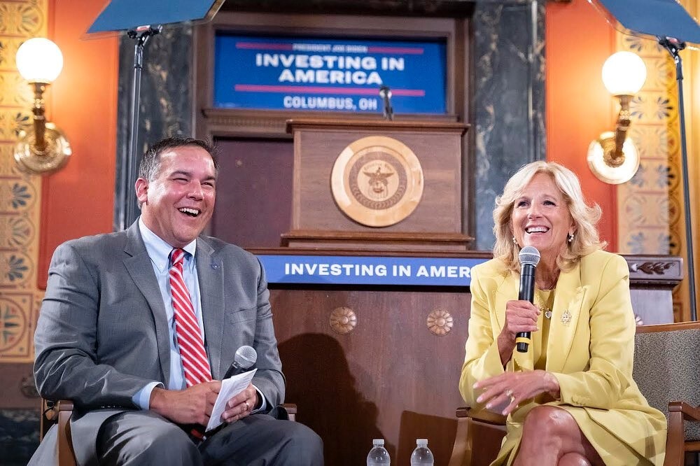 Mayor Ginther and First Lady Dr. Jill Biden sitting together in council chambers