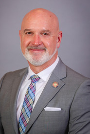 Willis Headshot Photo