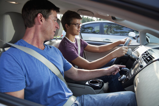 picture of young person learning how to drive
