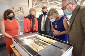 First Lady Fran DeWine visits the Mazza Museum