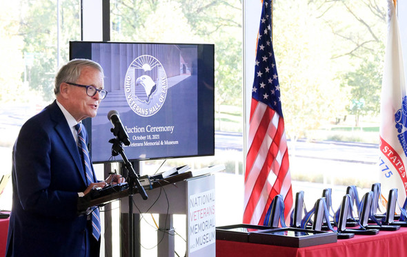 Governor DeWine speaks to veterans at the Ohio Veterans Hall of Fame Induction Ceremony before handing out awards.