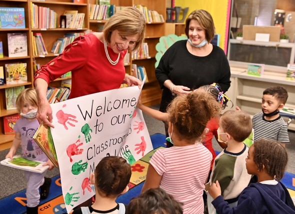 First Lady Fran DeWine is greeted by Elementary students at Lake Geauga High School who made her a welcome sign.