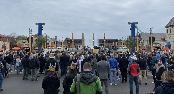 Lt. Governor gives remarks at the 50th Anniversary celebration of Kings Island.