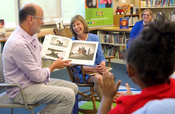 Author and Illustrator Loren Long joins First Lady DeWine at John P. Parker Elementary School for a book reading.
