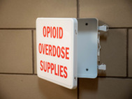 Naloxbox in rest area