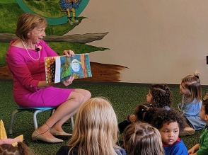 First Lady DeWine reads to children at the Buckeye Imagination Museum. 