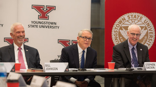 Gov. DeWine visits Youngstown State on his Right to Read tour. 