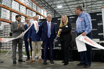 Governor DeWine attends Behr Paint ribbon cutting