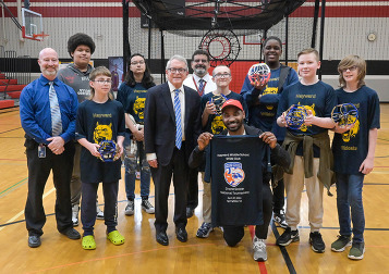 Governor DeWine visits STEM club at Hayward Middle School in Springfield.