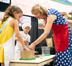 First Lady DeWine cooks pizza with kids at the Ohio State Fair