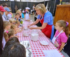 First Lady DeWine cooks pizza with kids at the Ohio State Fair