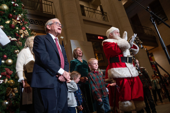 statehouse Christmas tree lighting 