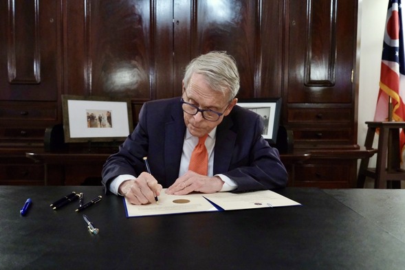 Governor DeWine signing Executive Order 2025-06D