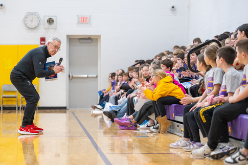 lt. governor tressel with students