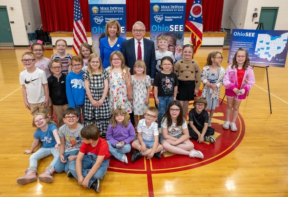 Governor and First Lady DeWine with students from Northview Elementary