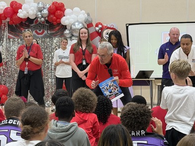 Lt. Governor Tressel speaking to students at Creekview Elementary School . 