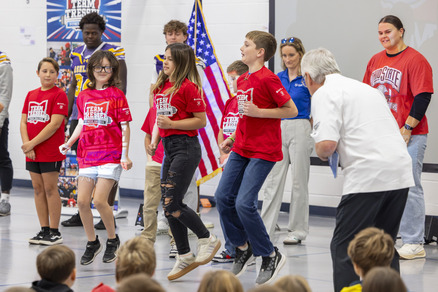 Lt. Governor Tressel at Mapleton Elementary for the Team Tressel Fitness Challenge visit. 