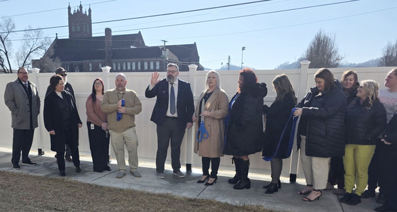 Stepping Stones ribbon cutting