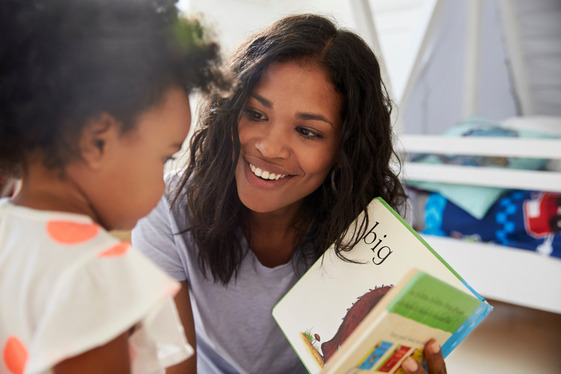 mom and child reading