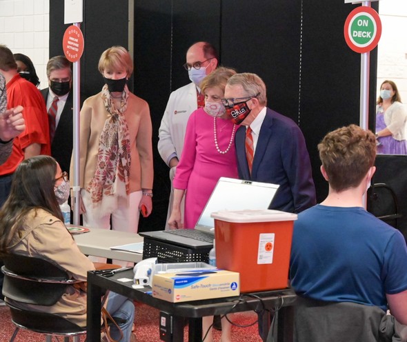 Governor DeWine and First Lady Fran DeWine visit the mass vaccination site at Ohio State University's Schottenstein Center