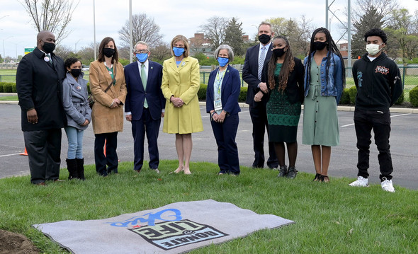 Governor DeWine, First Lady Fran DeWine, Attorney General Dave Yost, and Donate Life Advocates