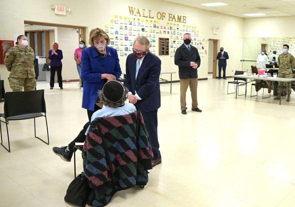 Governor DeWine and First Lady Fran DeWine visit a COVID-19 vaccination site at St. Stephen's Community House in Columbus, Ohio