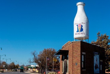 The Milk Bottle Grocery in Oklahoma City, photo of Rhys Martin