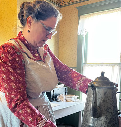 Living history actors at the Cherokee Strip Regional Heritage Center demonstrating
