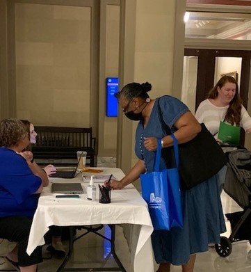 Expo crowd - SLS signing people up for classes