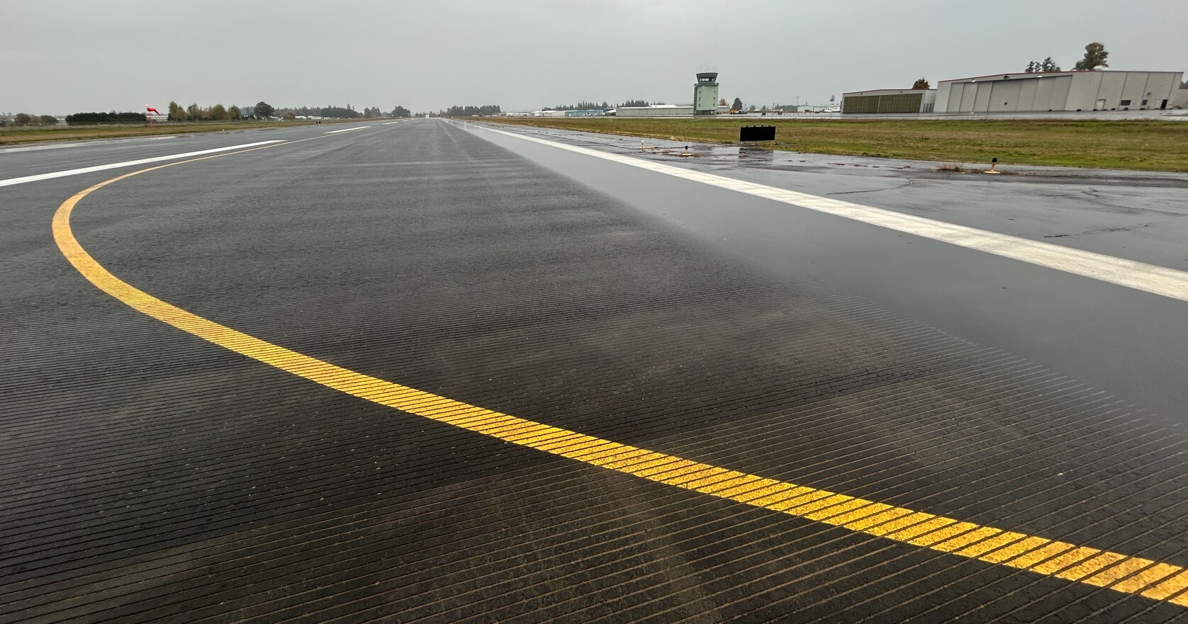 UAO Runway Grooves