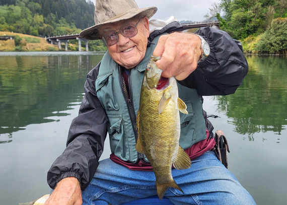 1514_umpqua_smallmouth_janice_davey_odfw.jpg