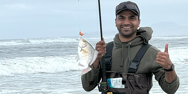 red_tail_surf_perch_caught_by_amit_abraham_photographed_by_matthew_nghi_huynh_8324_ona_beach_oregon.jpeg.jpg