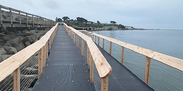 bandon_marina_accessible_fishing_pier.jpg