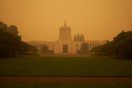 photo of Oregon State Capitol in smoke/haze