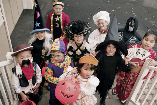 children trick-or-treating
